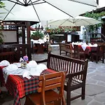 Family And Restaurant Varosha 2003 Хотел 3*