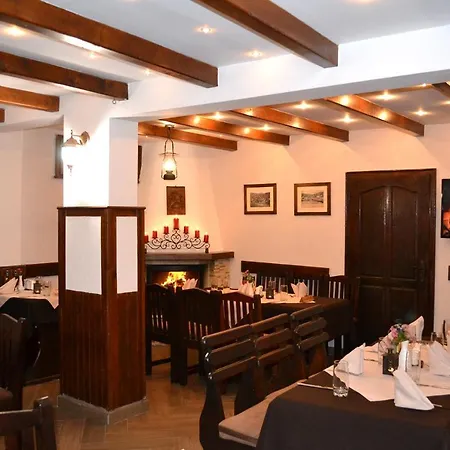 Hotel Family And Restaurant Varosha 2003