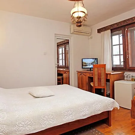 Family Varosha 2003 ホテル 3*