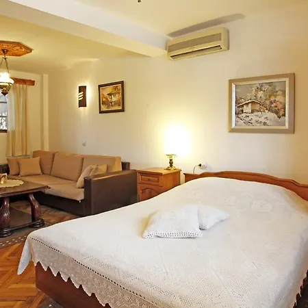 Family Varosha 2003 ロヴェチ