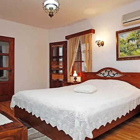 ホテル Family Varosha 2003 ロヴェチ