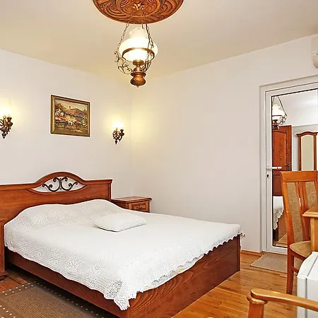 Family And Restaurant Varosha 2003 Hotel 3*